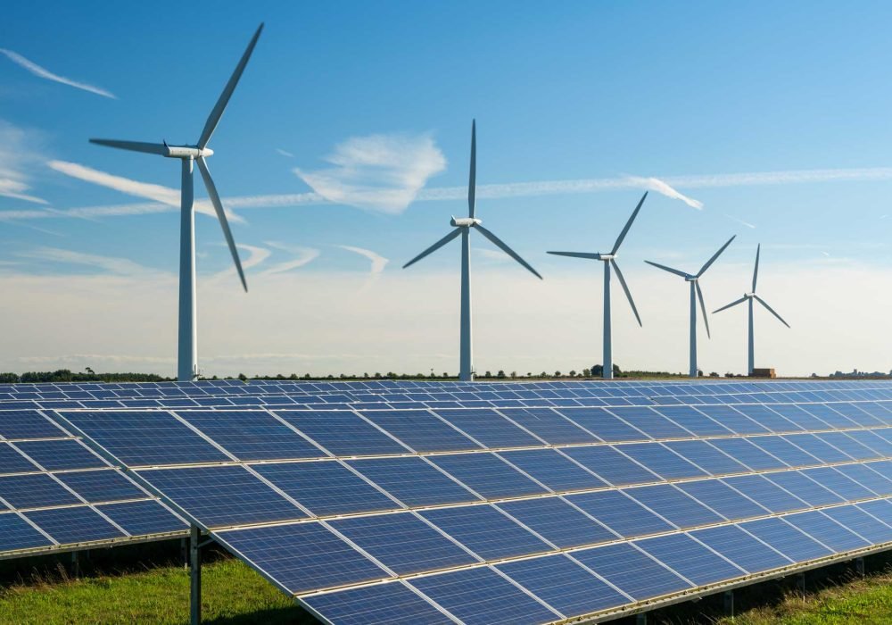 wind-turbine-energy-generaters-on-wind-farm-ZWV9YWY